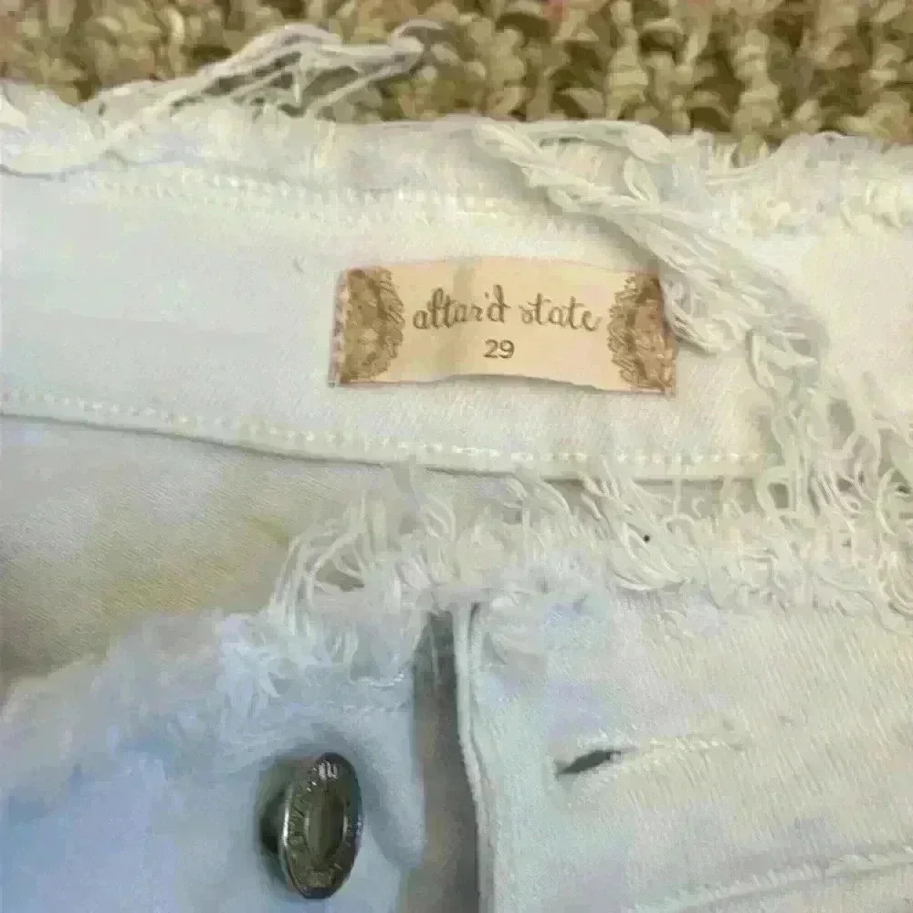 Altar’d State White Jeans Distressed at Waist, Knees and Ankles. Women’s Size 29 - Picture 11 of 15